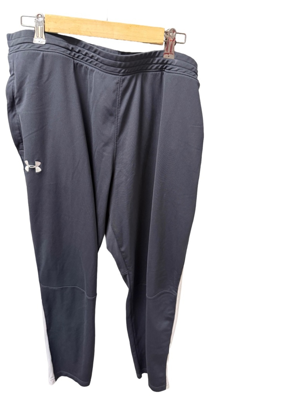 Under Armour Men’s XXL Gray Athletic Joggers with White Side Panels activewear